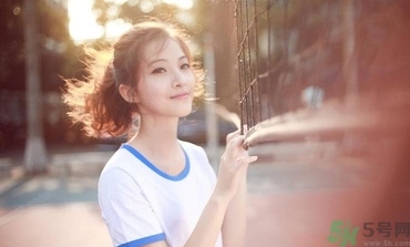 13歲女生平胸怎么辦？13歲女生平胸正常嗎？