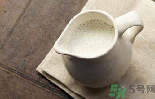 帶狀皰疹可以喝牛奶嗎？帶狀皰疹喝牛奶好不好？