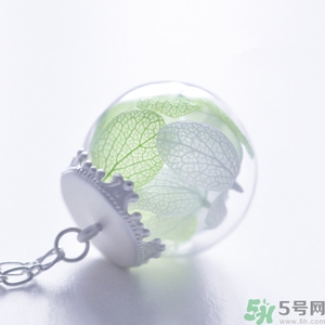 易茯苓項(xiàng)鏈?zhǔn)裁磁谱?？易茯苓?xiàng)鏈同款