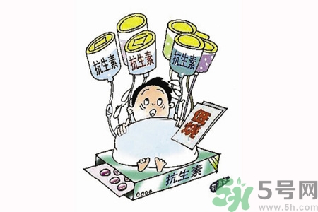 感冒發(fā)燒可以服用抗生素嗎？常見(jiàn)的抗生素有哪些？