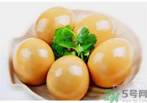 眼睛干澀吃什么好？眼睛疲勞吃什么好？