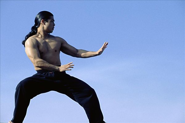 深蹲的正確做法 深蹲的標(biāo)準(zhǔn)動作是怎樣的？