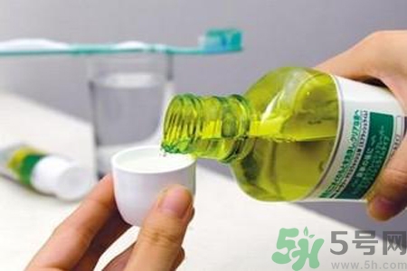 口腔潰瘍可以用漱口水嗎？口腔潰瘍能不能用漱口水？