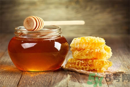 口腔潰瘍可以吃蜂蜜嗎？口腔潰瘍能不能吃蜂蜜？