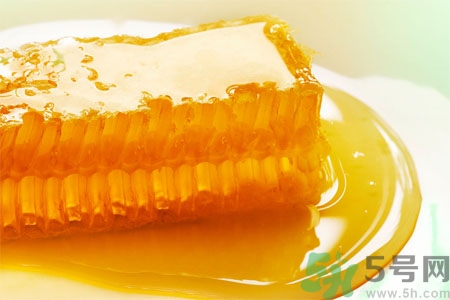 口腔潰瘍可以吃蜂蜜嗎？口腔潰瘍能不能吃蜂蜜？