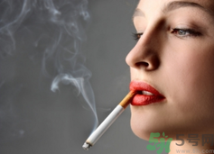 上廁所抽煙好嗎？上廁所抽煙有什么害處？