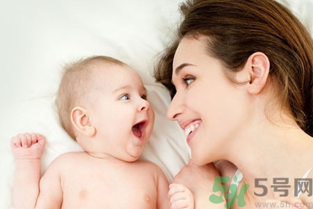 如何預(yù)防胸部一大一??？乳房一大一小要注意什么問題？