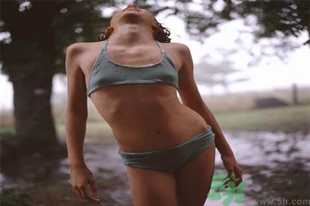 胸部太小怎么辦？胸部如何才能變大？