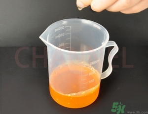 潤唇膏怎么做？潤唇膏自制方法