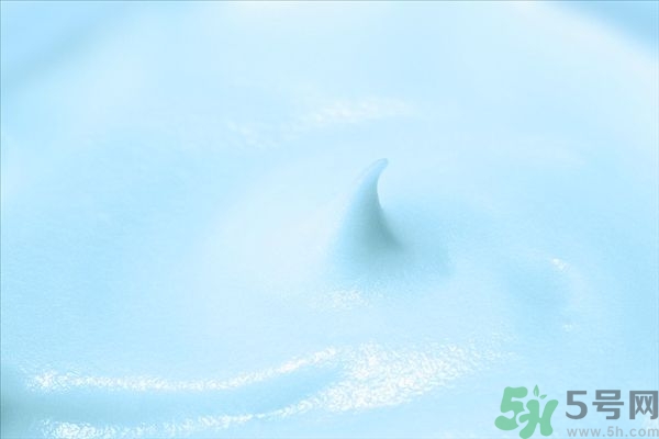 妝前乳可以代替隔離霜嗎？妝前乳可以代替乳液嗎？