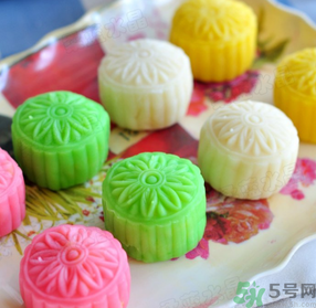 冰皮月餅放冰箱變硬怎么回事？冰皮月餅放冷藏還是冷凍？？