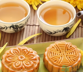 月餅一次吃多少比較好？月餅吃多了會(huì)怎樣？