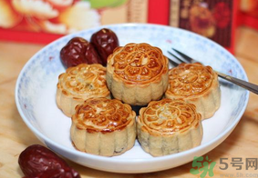 月餅吃多了會怎么樣？哪些人不宜吃月餅？