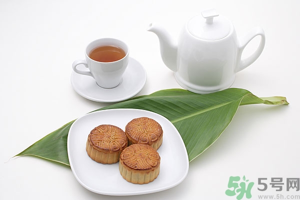 月餅熱量高嗎？吃月餅會(huì)胖嗎？