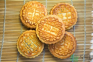 月餅熱量高嗎？吃月餅會(huì)胖嗎？