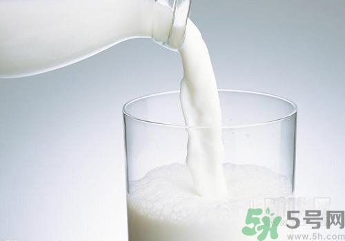 晚上喝純牛奶會長胖嗎？純牛奶什么喝比較好？