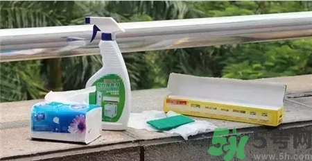 空調發(fā)黃怎么變白?空調發(fā)黃怎么清洗?