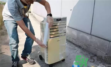 空調發(fā)黃怎么變白?空調發(fā)黃怎么清洗?