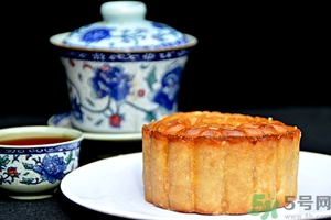 月餅的熱量高嗎？吃一個(gè)月餅會(huì)長(zhǎng)胖嗎？