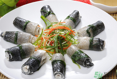魚(yú)皮可以吃嗎？吃魚(yú)皮有什么好處？