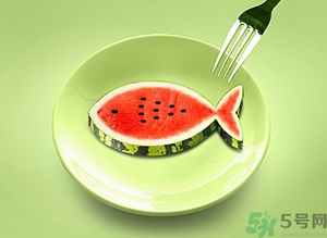 凍成冰的西瓜能吃嗎？吃西瓜拉肚子是怎么回事？