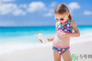 夏天涂防曬霜有用嗎？吃什么防曬又美白？