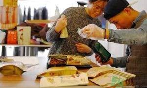 三只松鼠和百草味哪個好？三只松鼠和百草味哪個好吃？