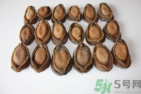 鮑魚的營養(yǎng)價值有哪些？鮑魚的藥用價值是什么？