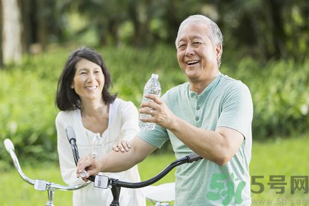 怎么洗掉水果上的農(nóng)藥？農(nóng)藥殘留的危害有哪些？