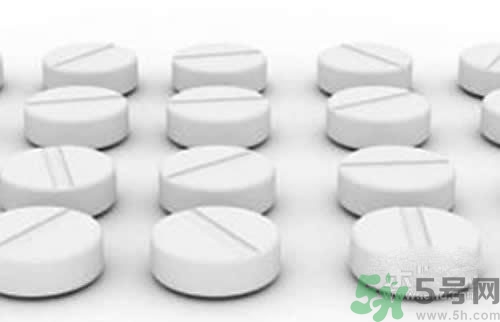 鈣片和維生素c可以一起吃嗎？鈣片和維生素一起吃好不好？