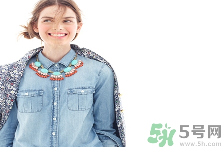 白衣服被染色怎么辦？衣服染色去除小竅門