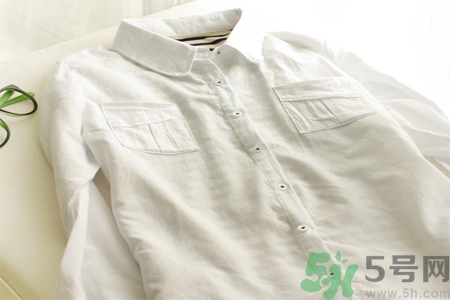 白衣服被染色怎么辦？衣服染色去除小竅門