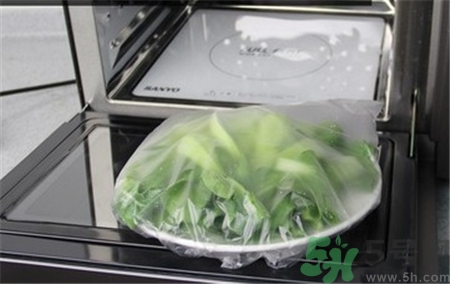 保鮮膜可以放進微波爐嗎?保鮮膜能放微波爐加熱嗎? 保鮮膜可以放進微波爐嗎?保鮮膜能放微波爐加熱嗎?