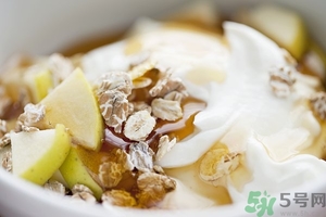 蘋(píng)果和酸奶能一起吃嗎？蘋(píng)果和酸奶能一起榨汁嗎？