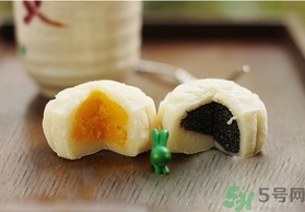 冰皮月餅和冰淇淋月餅有什么區(qū)別？冰皮月餅和冰淇淋月餅?zāi)膫€(gè)好吃？