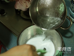 水晶月餅用的什么粉？水晶月餅的做法及配方
