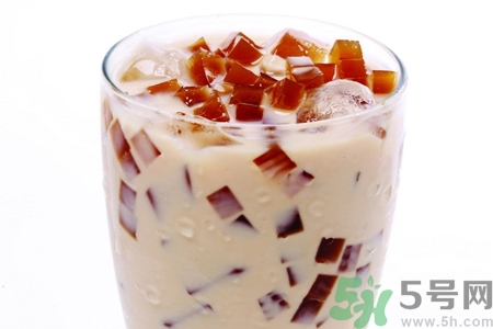 晚上喝奶茶會失眠嗎？晚上喝奶茶會不會失眠？
