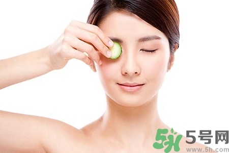 貼黃瓜片后要洗臉嗎？敷黃瓜片后需要洗臉嗎？