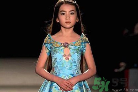 9歲女生的標(biāo)準(zhǔn)身高體重是多少？9歲女生正常身高體重是多少？