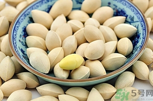 白果什么時候成熟？沒熟的白果能不能吃？