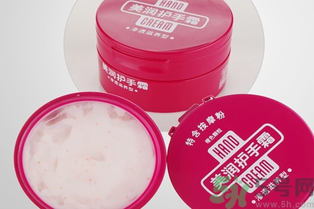 資深堂美潤尿素護(hù)手霜怎么樣？資深堂美潤尿素護(hù)手霜好用嗎？