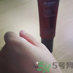 dr.jart銀管和黑管的區(qū)別？蒂佳婷銀色bb和黑色bb哪個(gè)好？