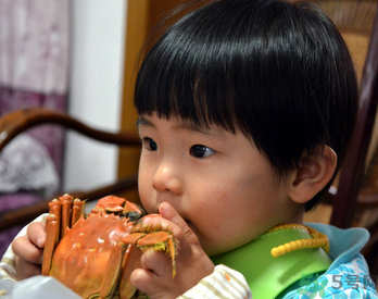 小孩子可以吃螃蟹嗎？小孩吃螃蟹好嗎？
