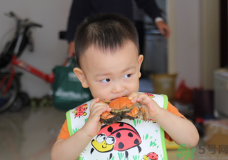 小孩吃螃蟹過敏怎么辦？小孩吃螃蟹過敏癥狀