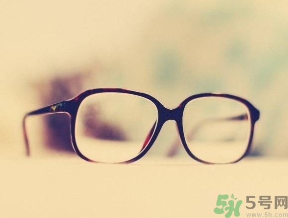 散光多少度算嚴(yán)重？散光相當(dāng)于近視多少度？