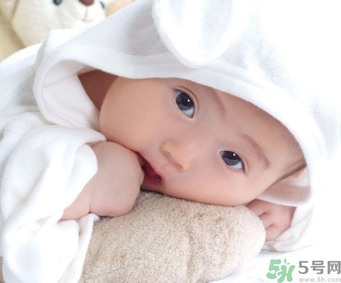 寶寶鼻子有鼻涕出不來怎么辦？寶寶鼻涕清理方法