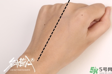 the saem得鮮散粉怎么用？得鮮薄荷散粉使用方法