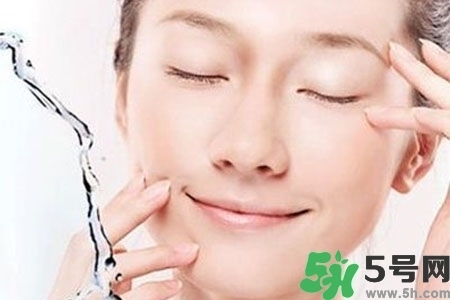 補(bǔ)水面膜怎么選擇？補(bǔ)水的面膜可以天天敷嗎？