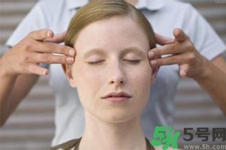 下午犯困怎么辦？犯困按摩什么穴位效果最快？