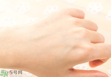 資生堂護(hù)手霜怎么樣？資生堂護(hù)手霜100g紅罐好用嗎？